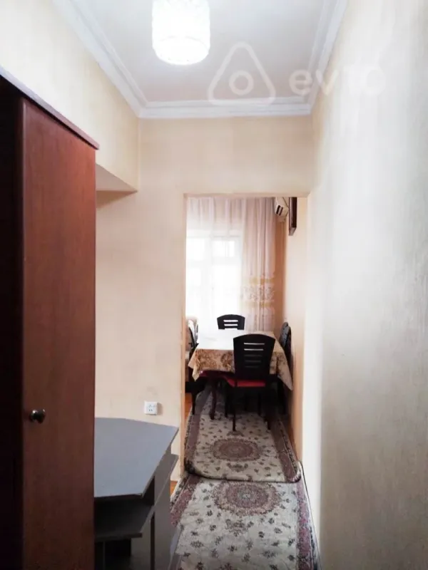 Satılır 2 otaqlı köhnə tikili 47 m²