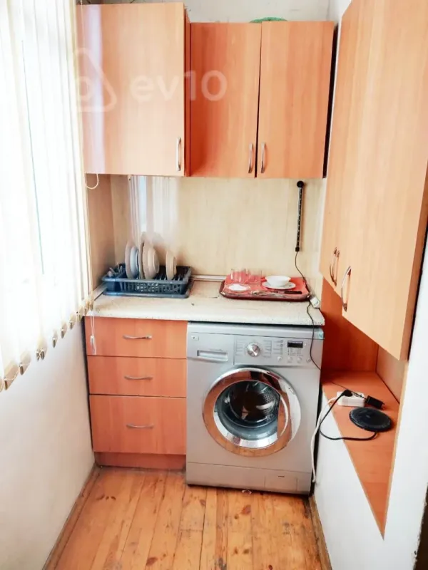 Satılır 2 otaqlı köhnə tikili 47 m²