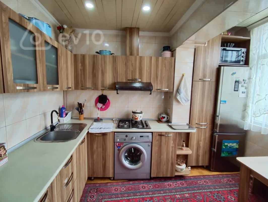 Satılır 3 otaqlı köhnə tikili 88 m²