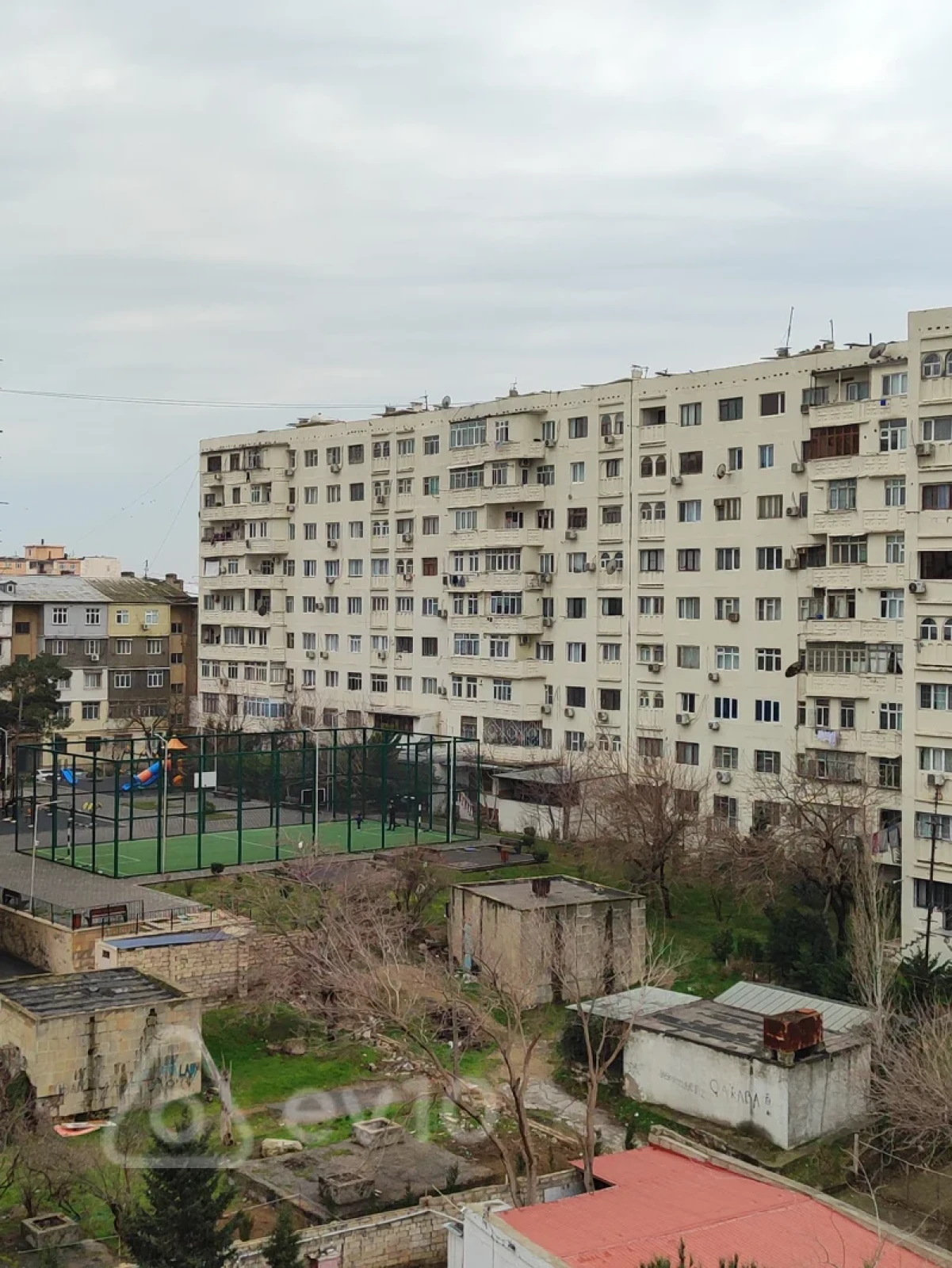 Satılır 3 otaqlı köhnə tikili 88 m²