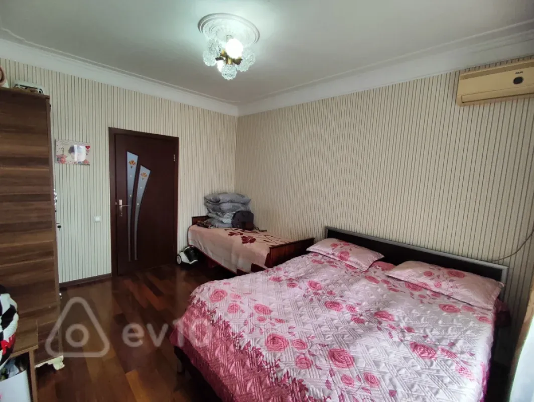 Satılır 3 otaqlı köhnə tikili 88 m²