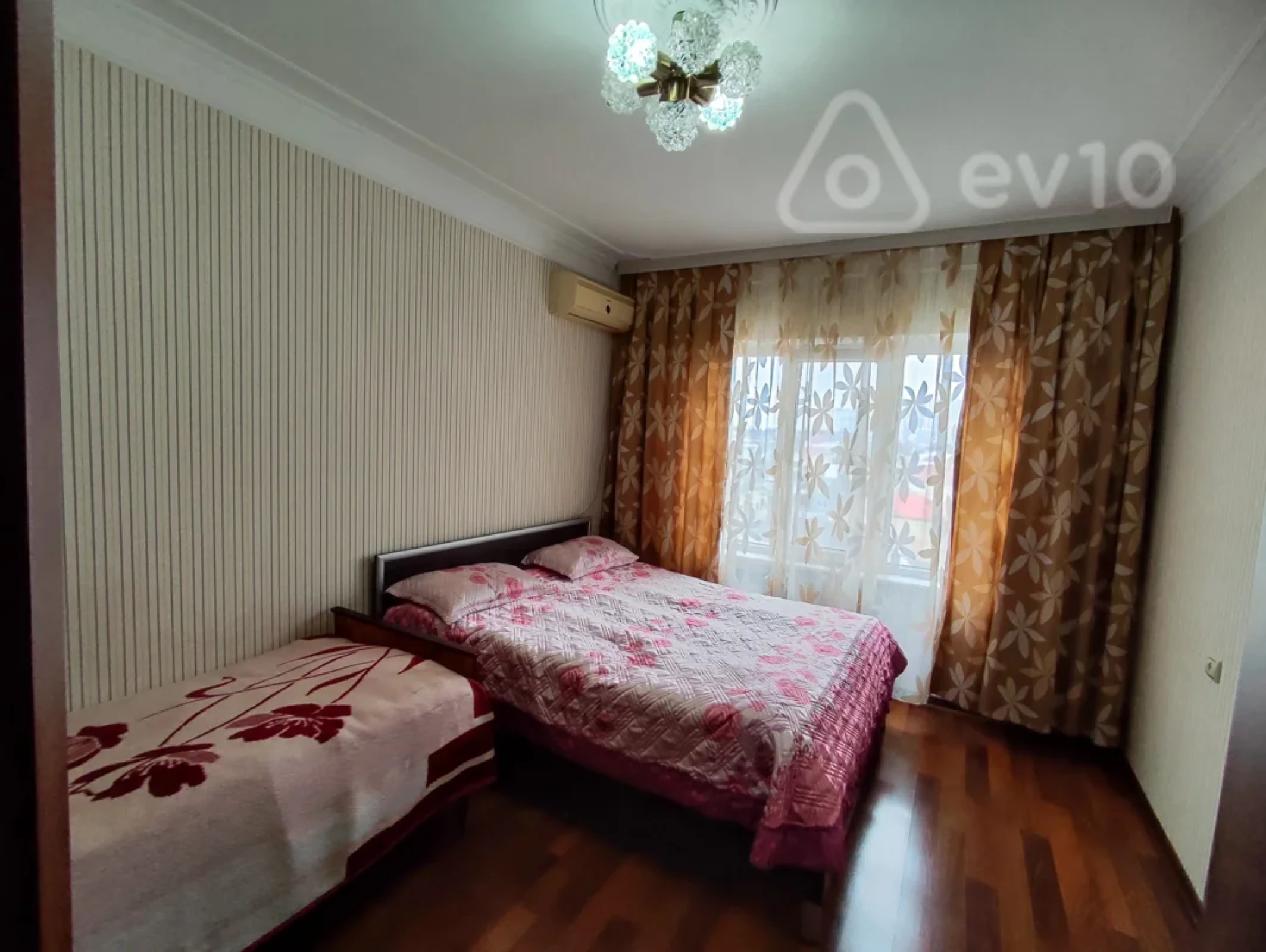 Satılır 3 otaqlı köhnə tikili 88 m²