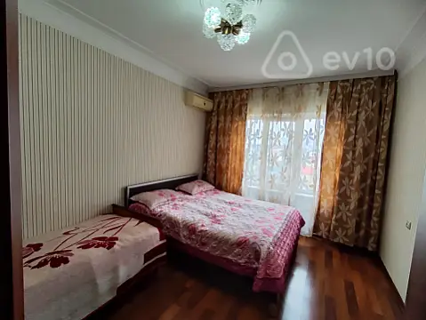 Satılır 3 otaqlı köhnə tikili 88 m²