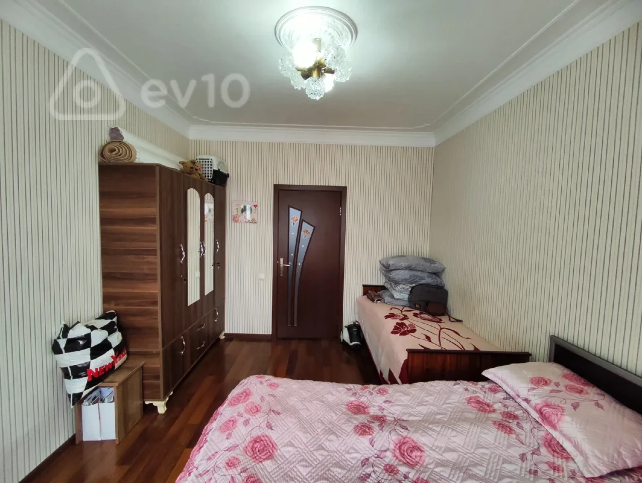Satılır 3 otaqlı köhnə tikili 88 m²