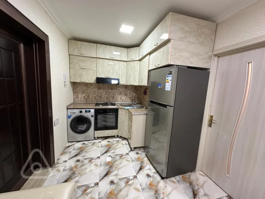 Kirayə verilir 2 otaqlı yeni tikili 70 m²