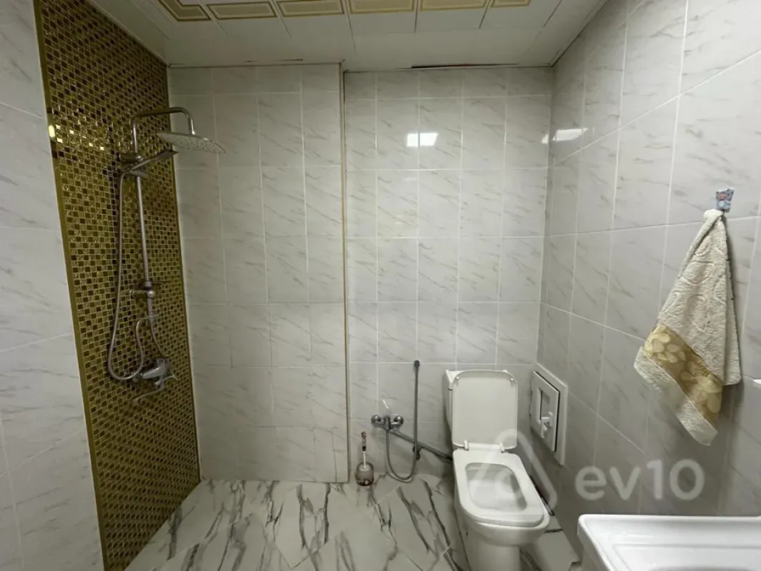 Kirayə verilir 2 otaqlı yeni tikili 70 m²