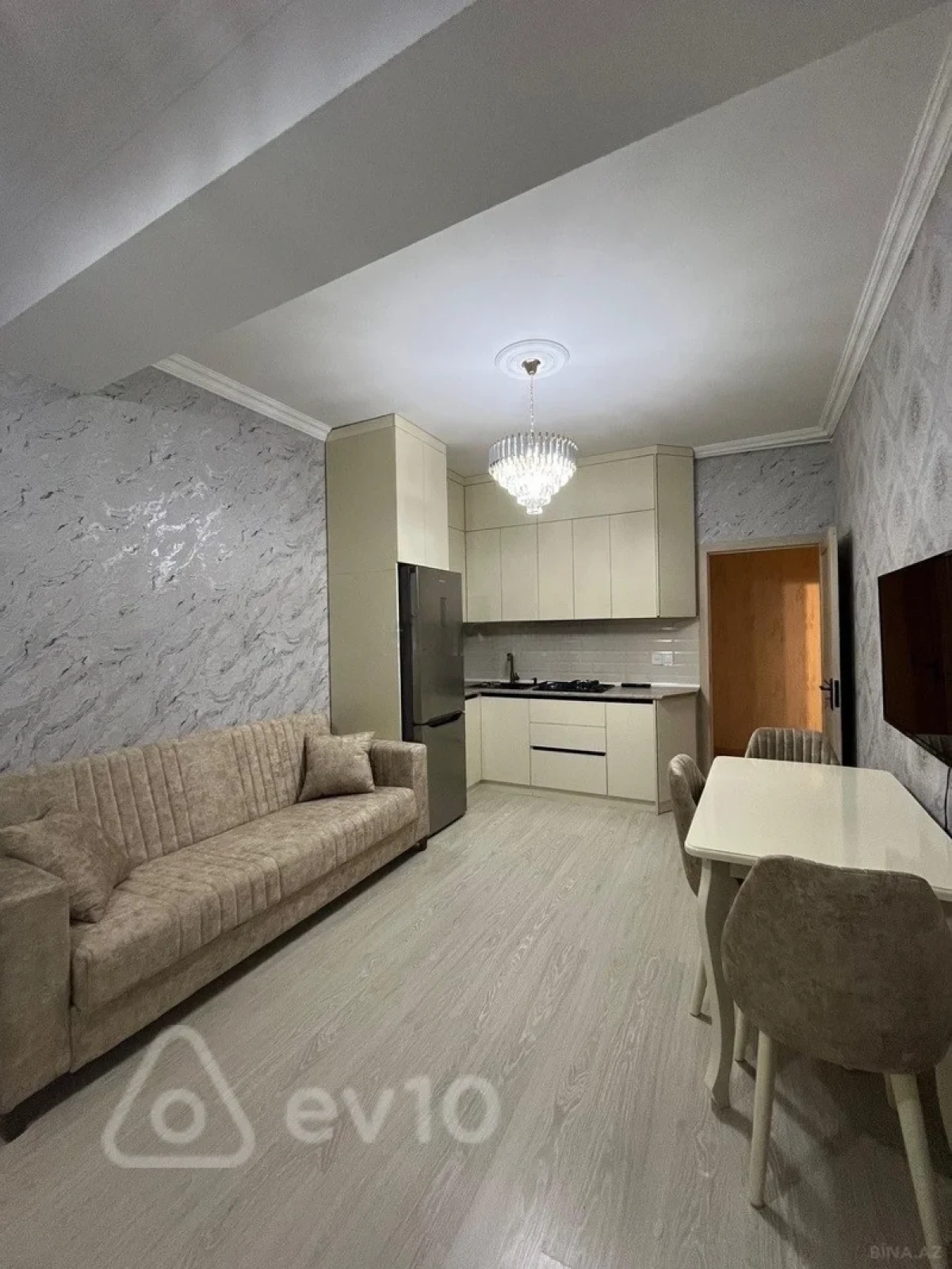 Kirayə verilir 2 otaqlı yeni tikili 60 m²