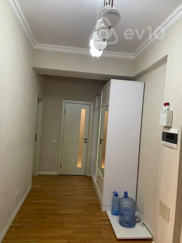 Kirayə verilir 2 otaqlı yeni tikili 60 m²