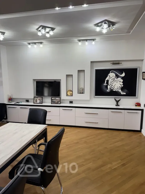 Kirayə verilir 3 otaqlı ofis 125 m²