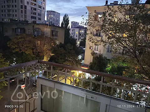 Kirayə verilir 2 otaqlı köhnə tikili 55 m²