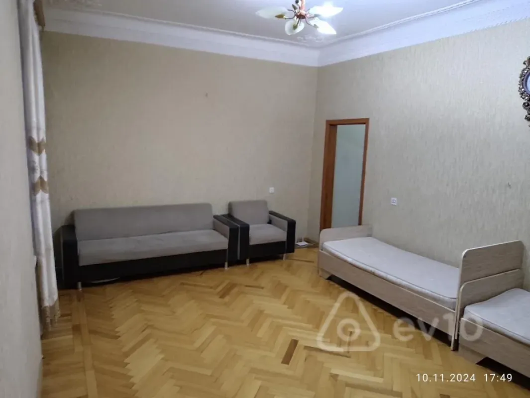 Kirayə verilir 2 otaqlı köhnə tikili 55 m²