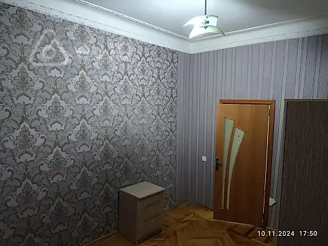 Kirayə verilir 2 otaqlı köhnə tikili 55 m²