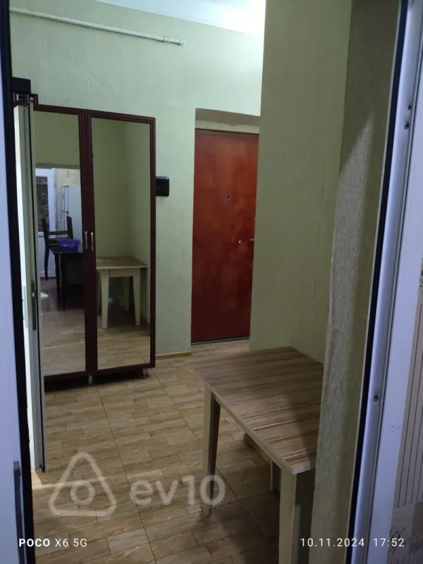 Kirayə verilir 2 otaqlı köhnə tikili 55 m²