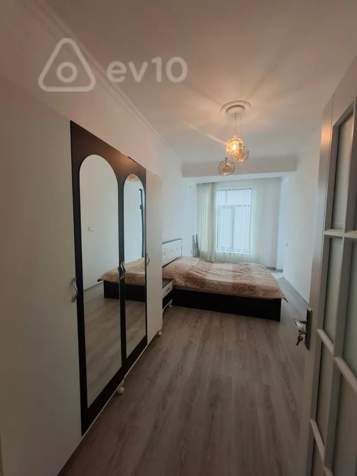 Kirayə verilir 3 otaqlı yeni tikili 105 m²