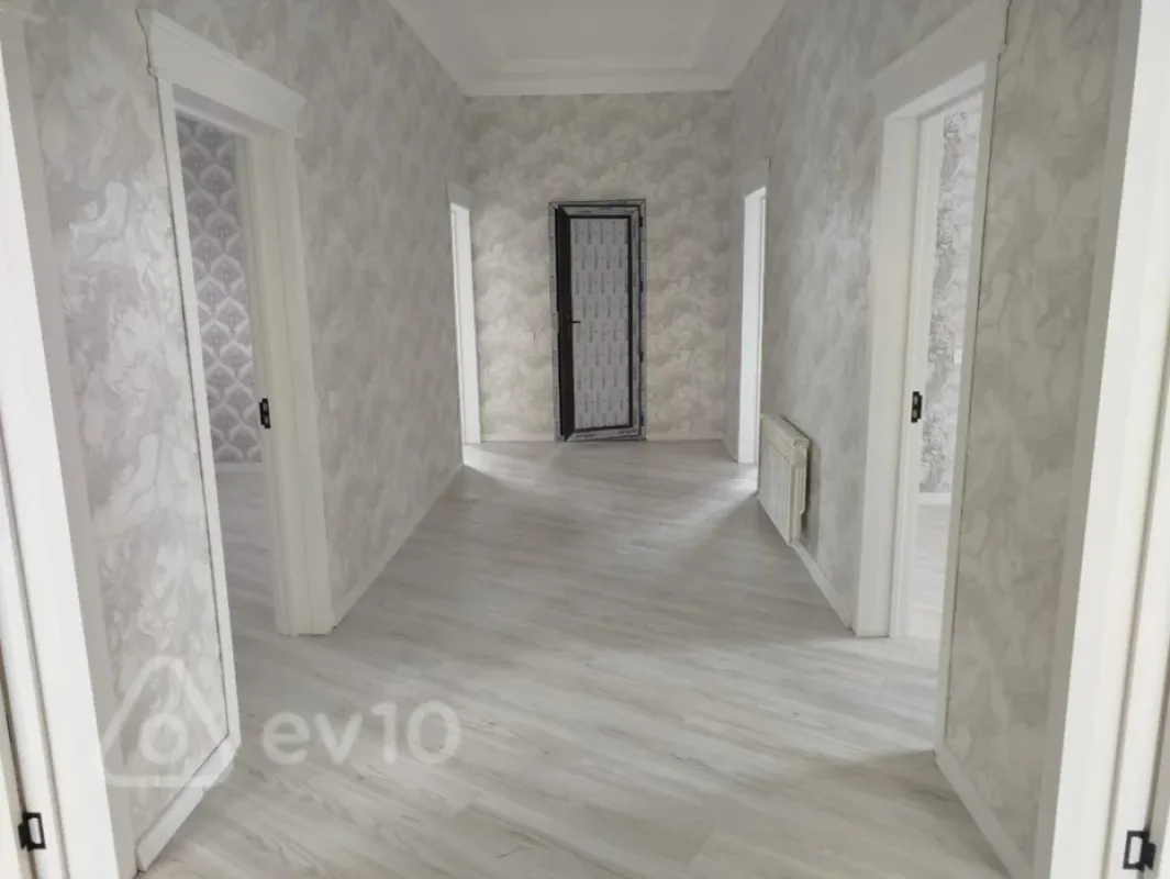 Satılır 5 otaqlı həyət evi 138 m²