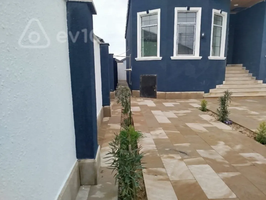 Satılır 5 otaqlı həyət evi 138 m²