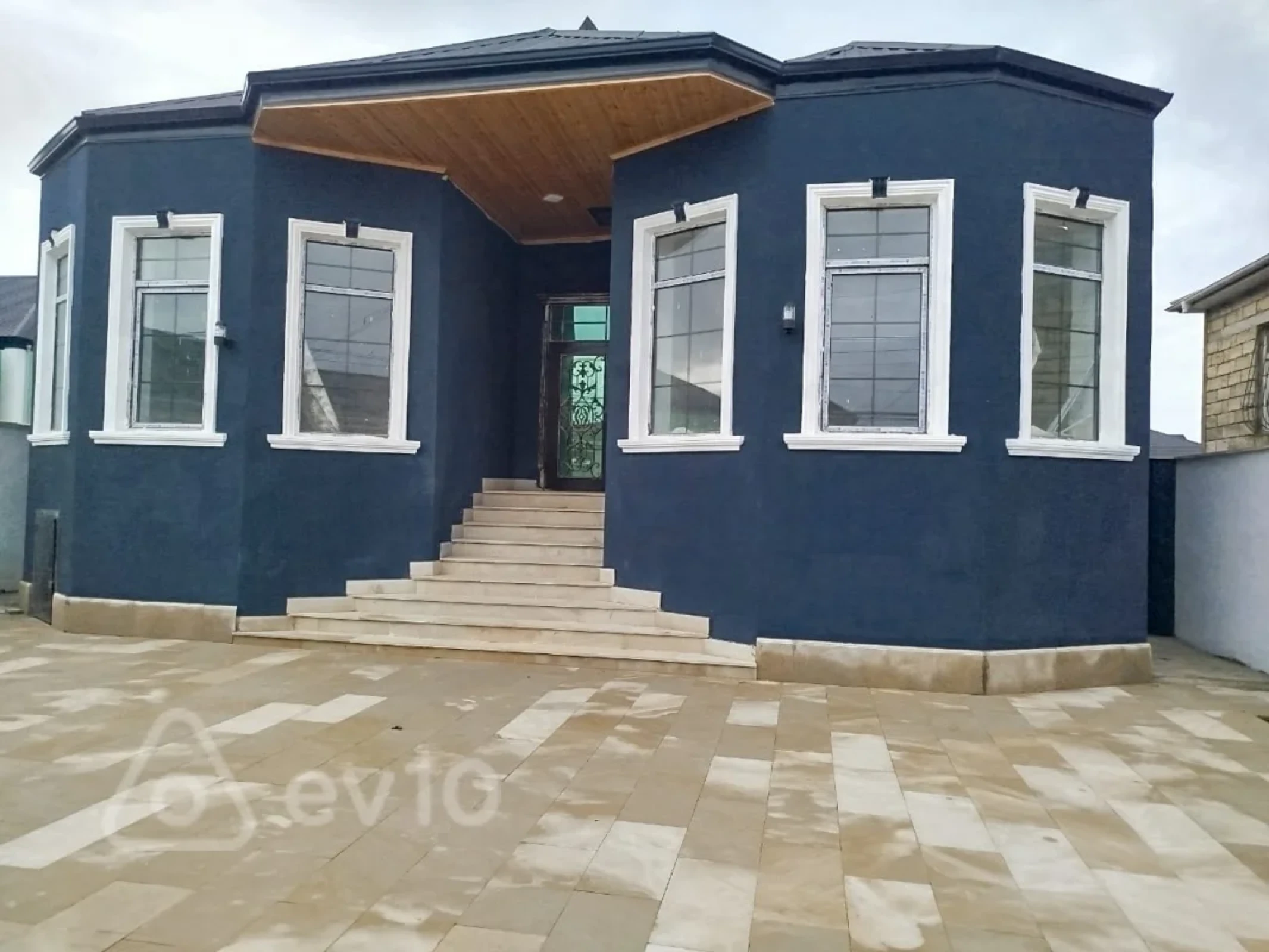 Satılır 5 otaqlı həyət evi 138 m²