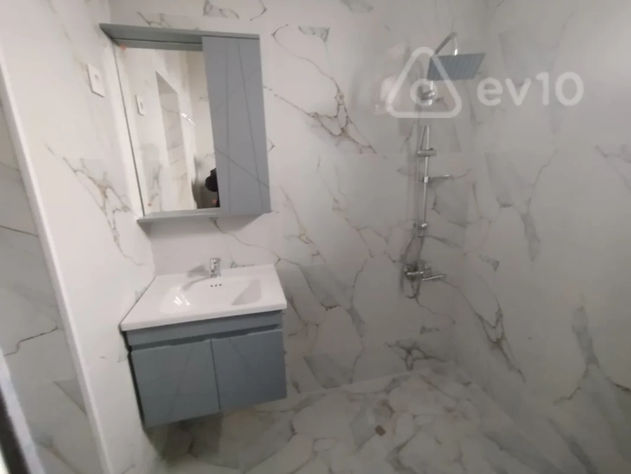 Satılır 5 otaqlı həyət evi 138 m²