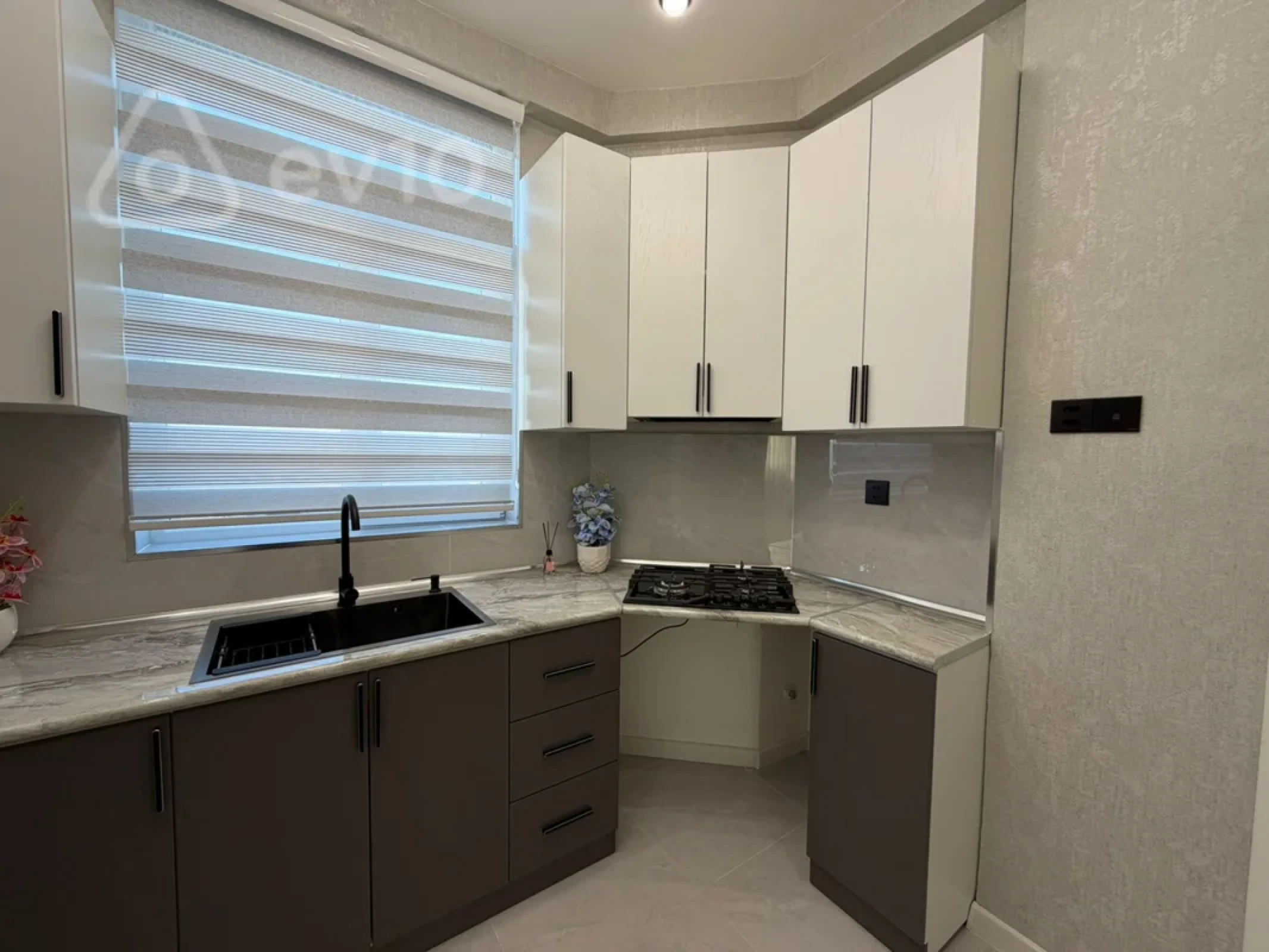 Satılır 2 otaqlı yeni tikili 55 m²