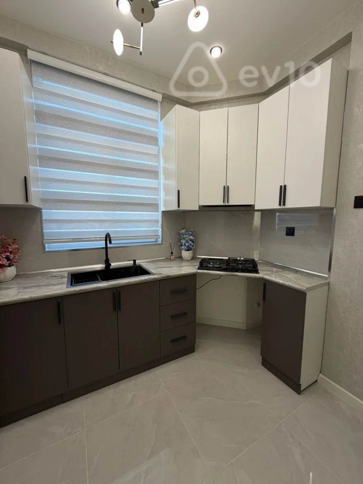 Satılır 2 otaqlı yeni tikili 55 m²