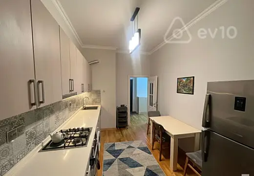 Kirayə verilir 2 otaqlı yeni tikili 70 m²