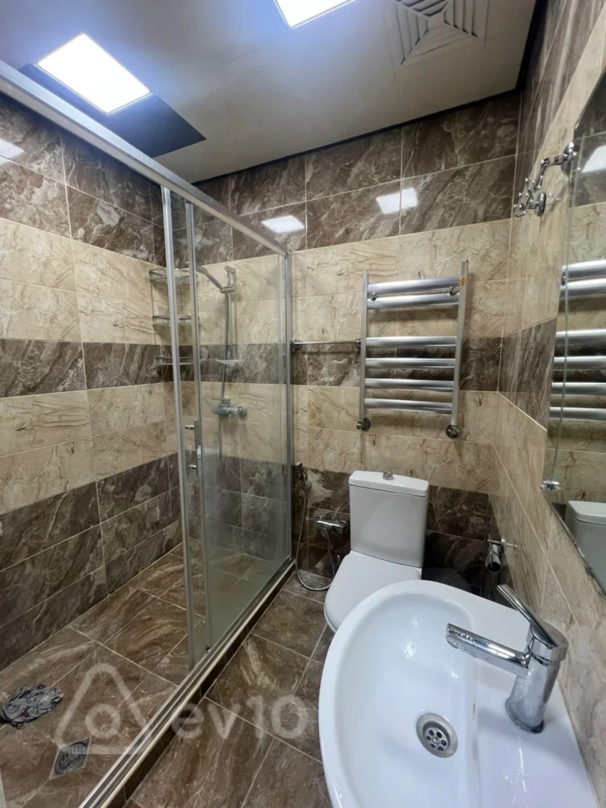 Kirayə verilir 2 otaqlı yeni tikili 70 m²