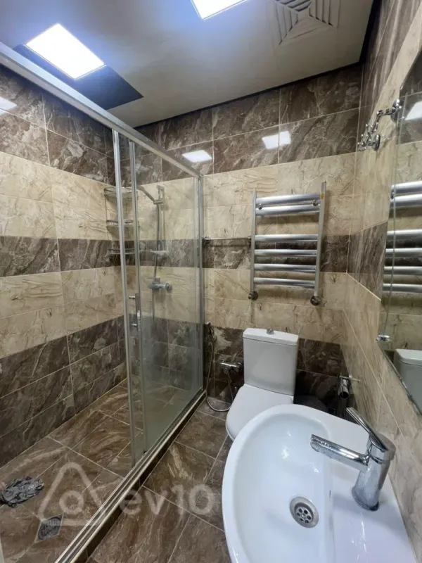 Kirayə verilir 2 otaqlı yeni tikili 70 m²