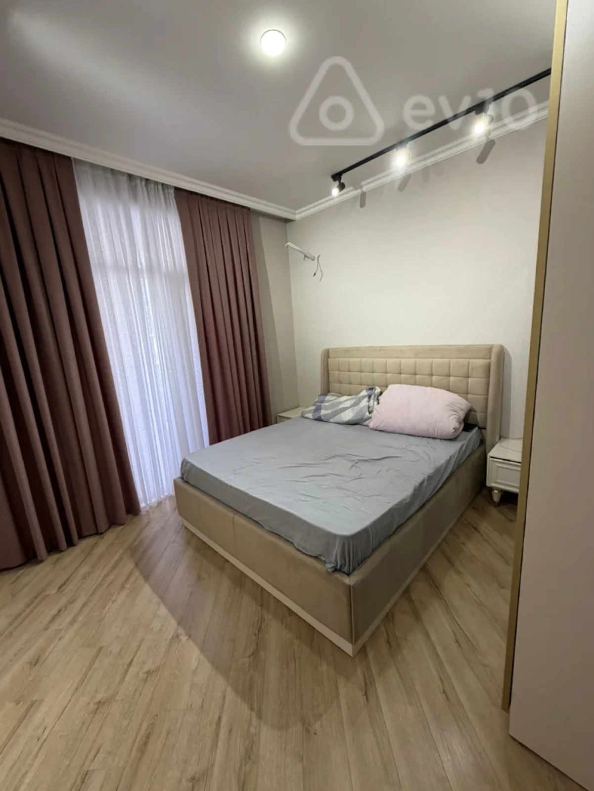 Satılır 2 otaqlı yeni tikili 62 m²