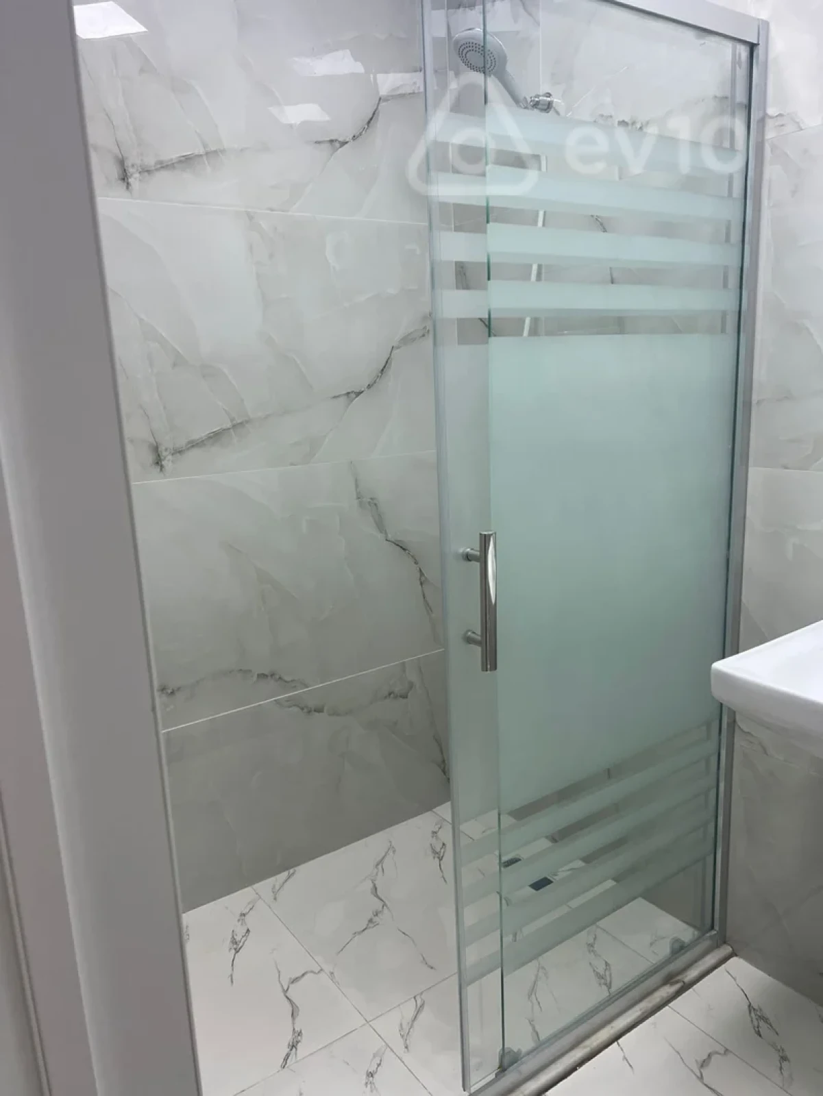 Kirayə verilir 2 otaqlı yeni tikili 65 m²