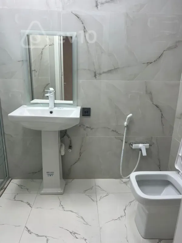 Kirayə verilir 2 otaqlı yeni tikili 65 m²