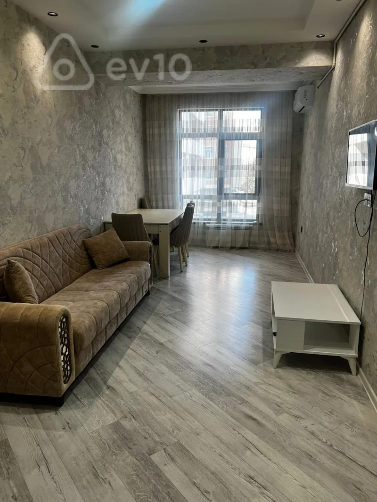 Kirayə verilir 2 otaqlı yeni tikili 65 m²