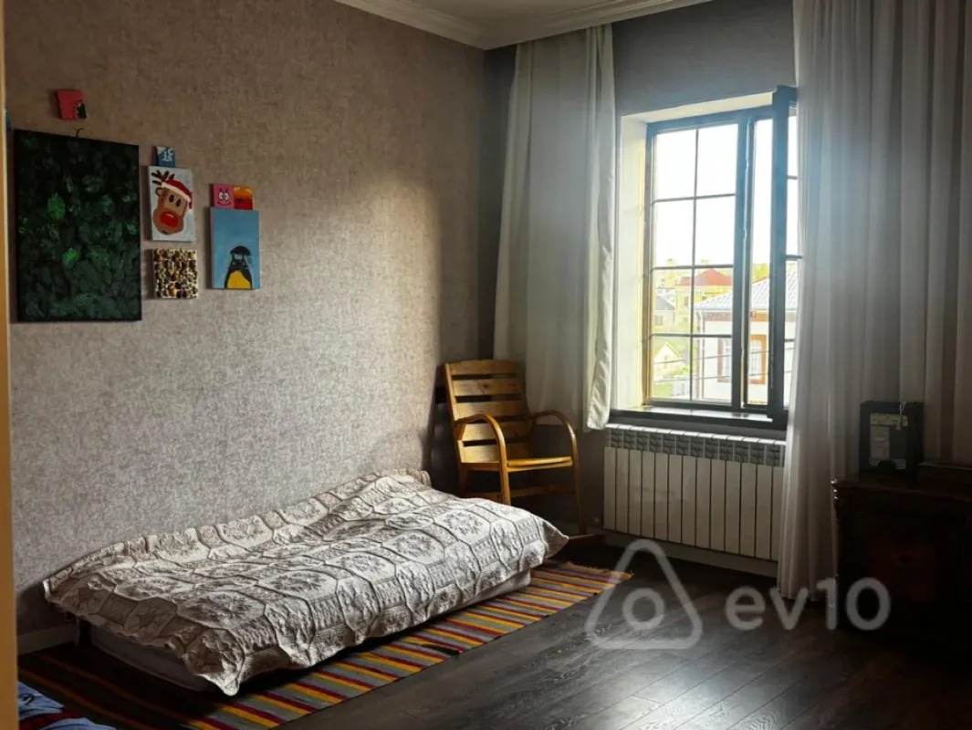 Satılır 5 otaqlı həyət evi 180 m²