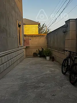 Satılır 5 otaqlı həyət evi 180 m²