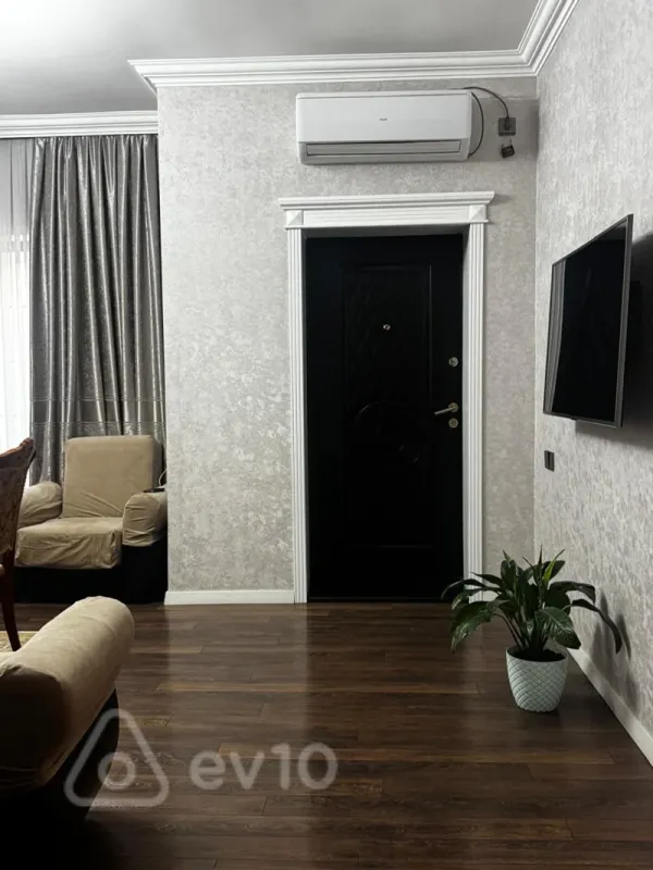 Satılır 5 otaqlı həyət evi 180 m²