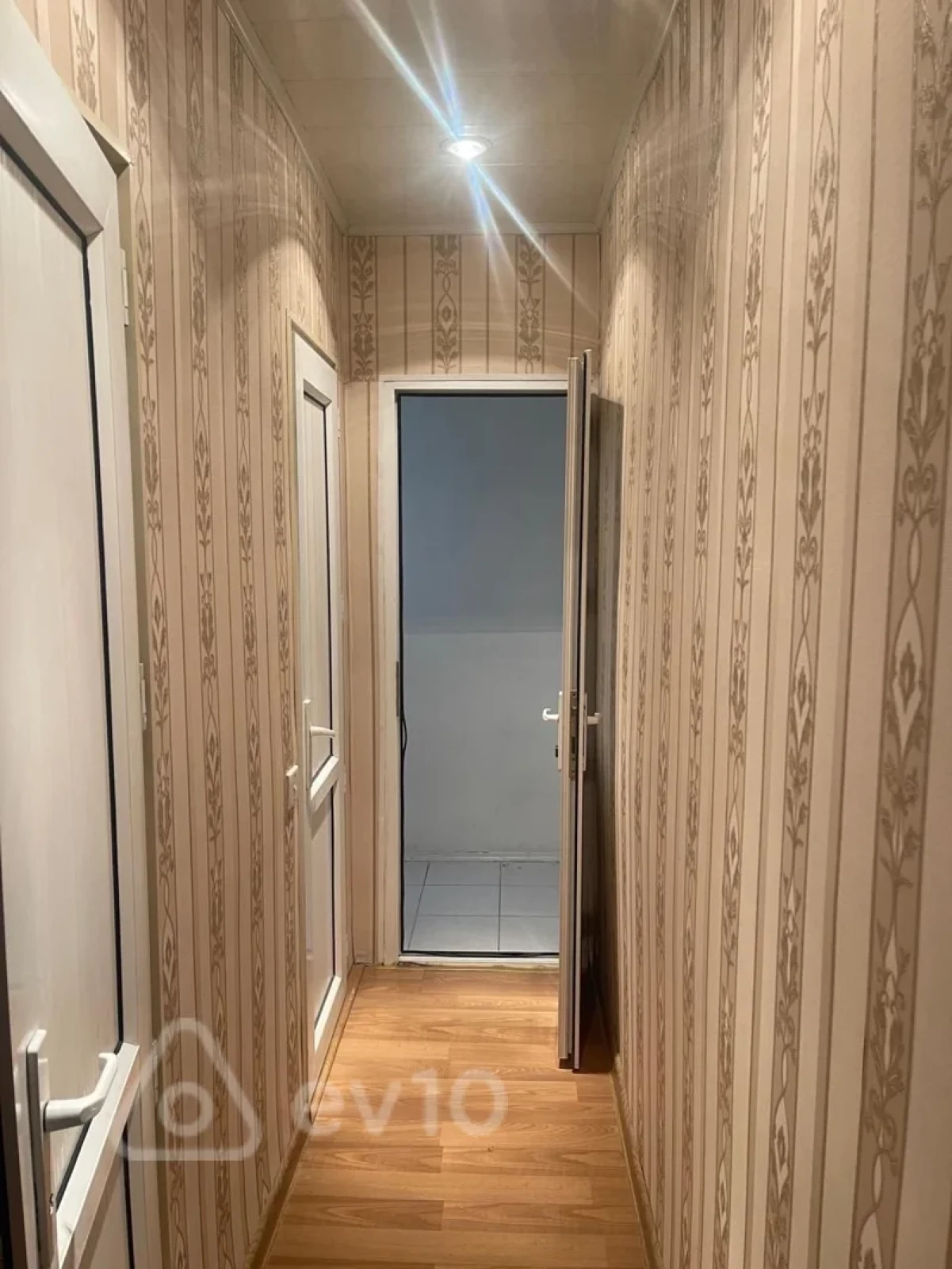 Kirayə verilir 3 otaqlı köhnə tikili 80 m²