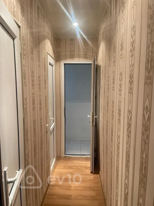 Kirayə verilir 3 otaqlı köhnə tikili 80 m²