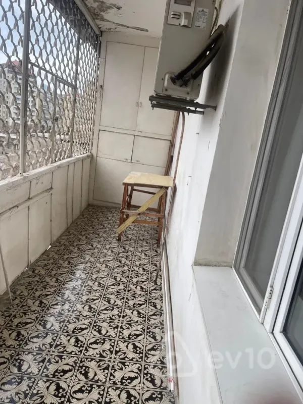 Kirayə verilir 3 otaqlı köhnə tikili 80 m²