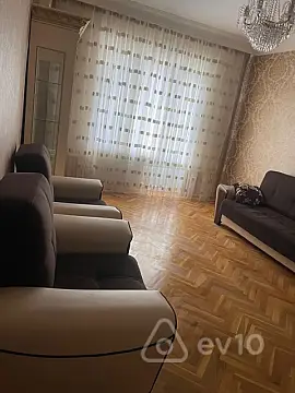 Kirayə verilir 3 otaqlı köhnə tikili 80 m²