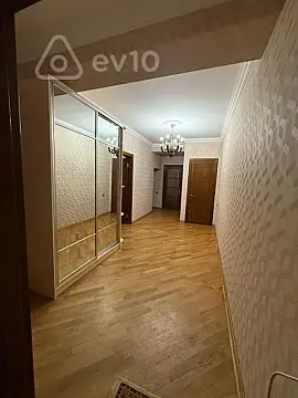 Kirayə verilir 2 otaqlı yeni tikili 130 m²