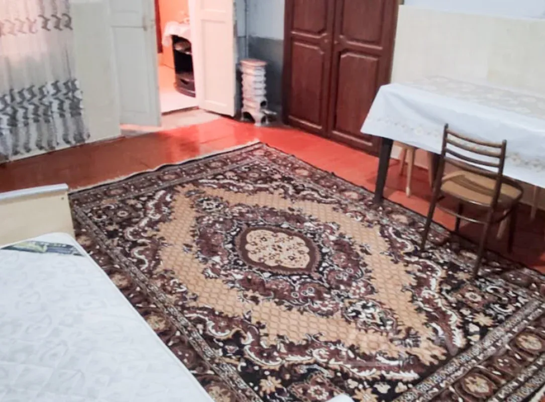 Kirayə verilir 2 otaqlı köhnə tikili 50 m²