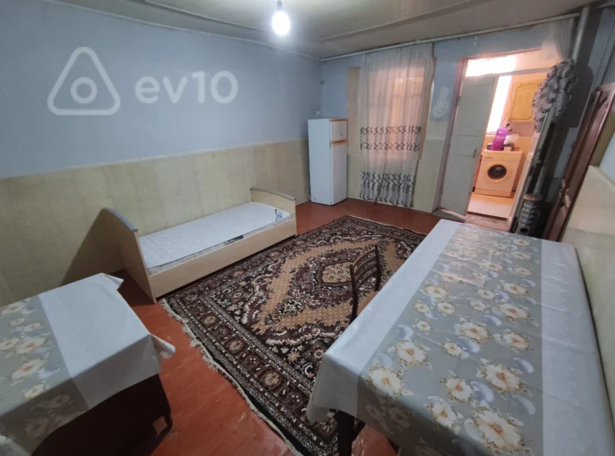 Kirayə verilir 2 otaqlı köhnə tikili 50 m²