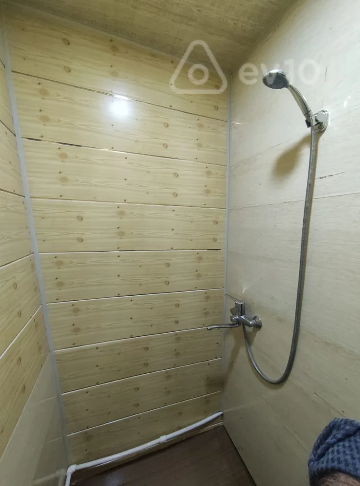 Kirayə verilir 2 otaqlı köhnə tikili 50 m²