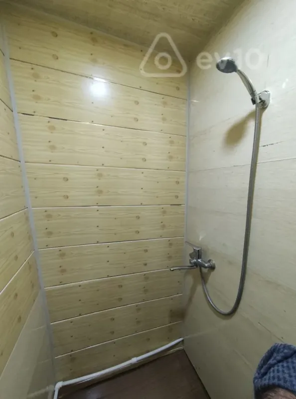 Kirayə verilir 2 otaqlı köhnə tikili 50 m²