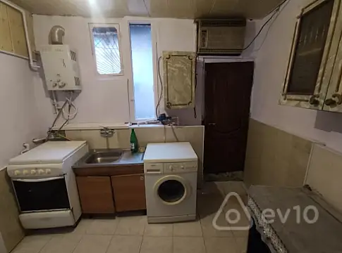 Kirayə verilir 2 otaqlı köhnə tikili 50 m²