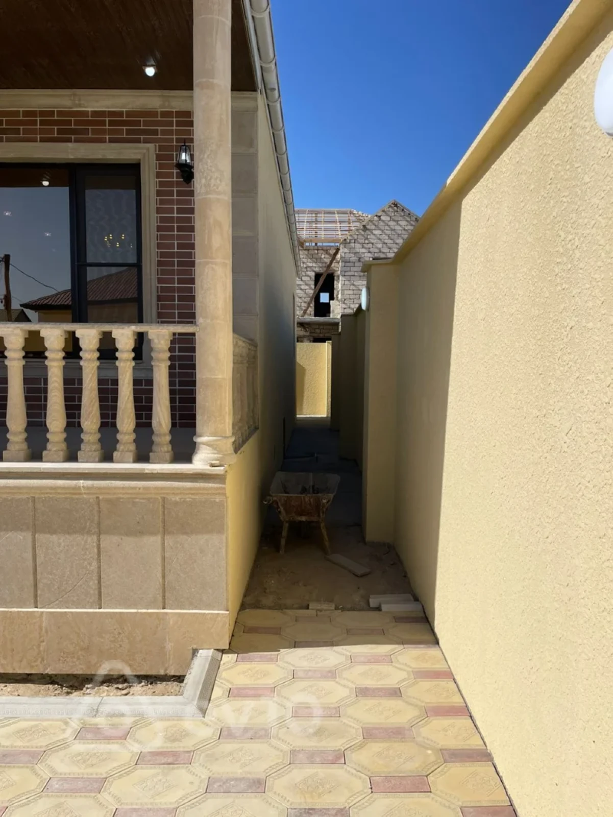 Satılır 5 otaqlı həyət evi 150 m²