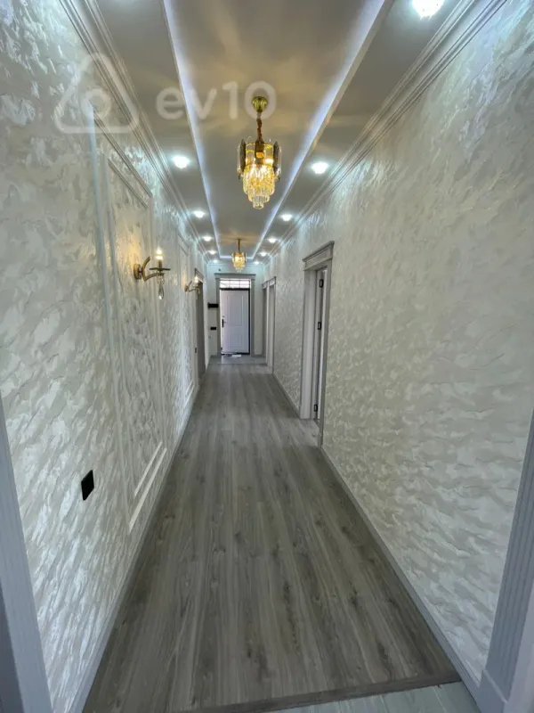 Satılır 5 otaqlı həyət evi 150 m²