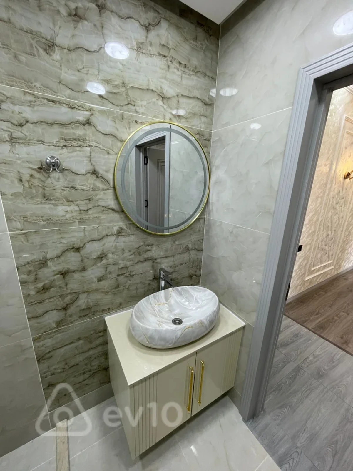 Satılır 5 otaqlı həyət evi 150 m²