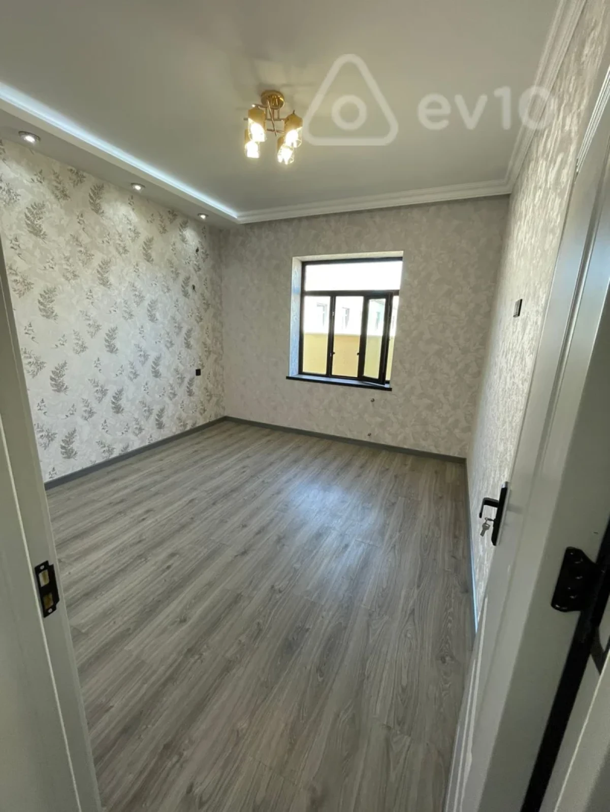 Satılır 5 otaqlı həyət evi 150 m²