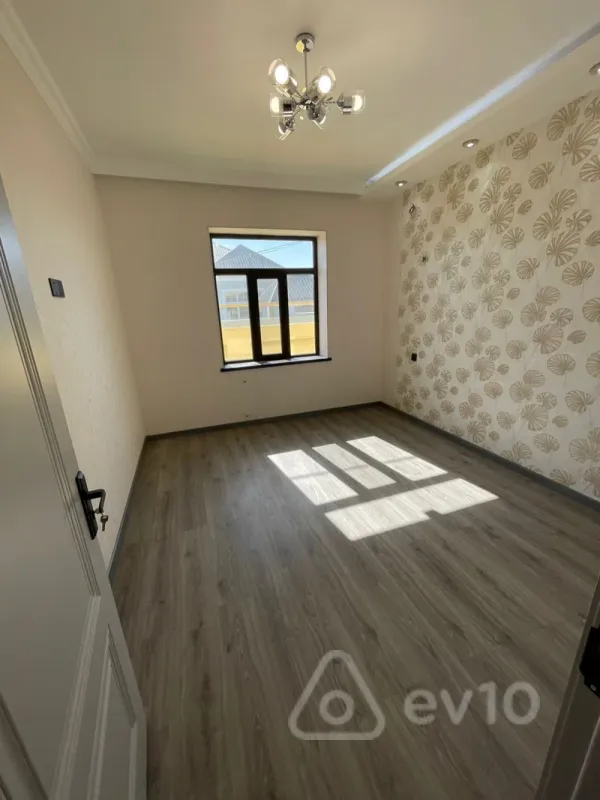 Satılır 5 otaqlı həyət evi 150 m²