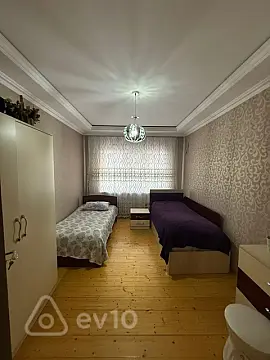 Satılır 4 otaqlı köhnə tikili 100 m²